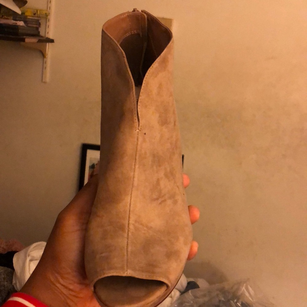 Nine West neutral colored heels